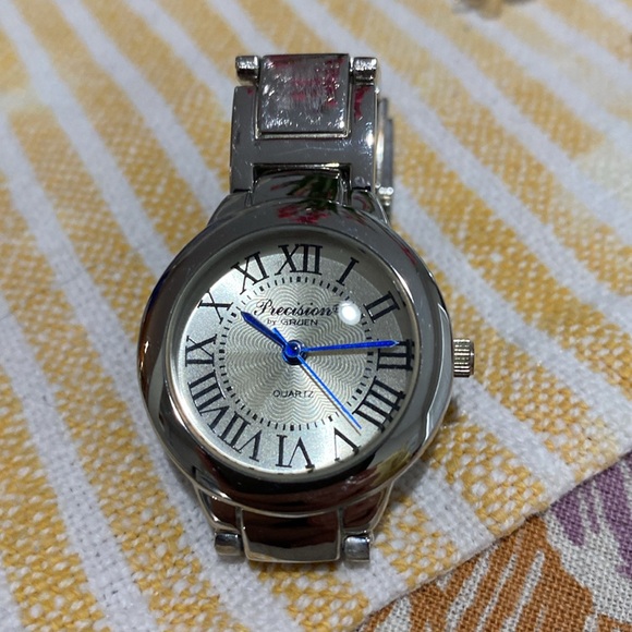 Gruen watch (Precision) with champagne color face and sapphire blue hands. EC - Picture 1 of 12